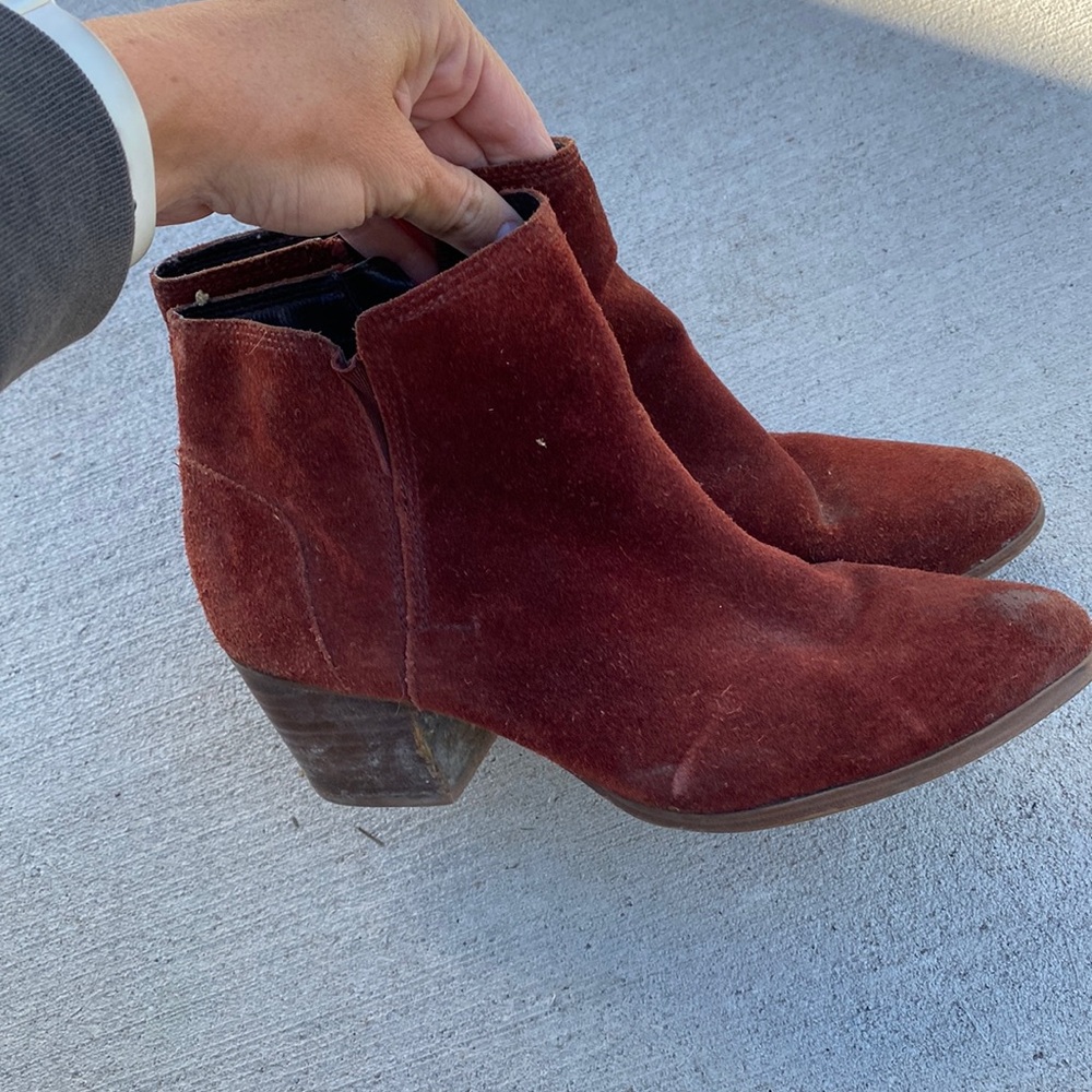 Womens burgundy zip up ankle booties